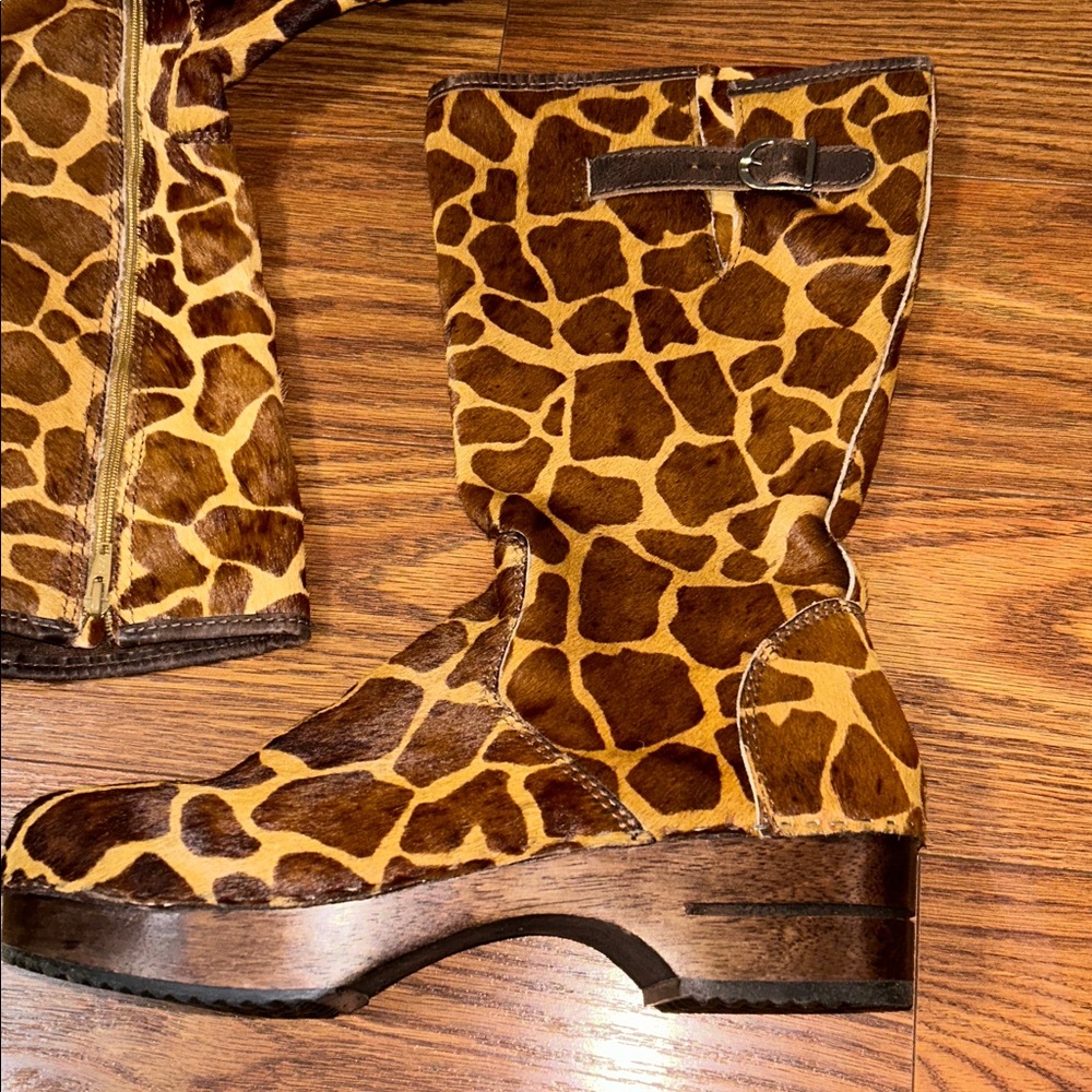 Hanna Andersson Giraffe Print Mules - Picture 2 of 7